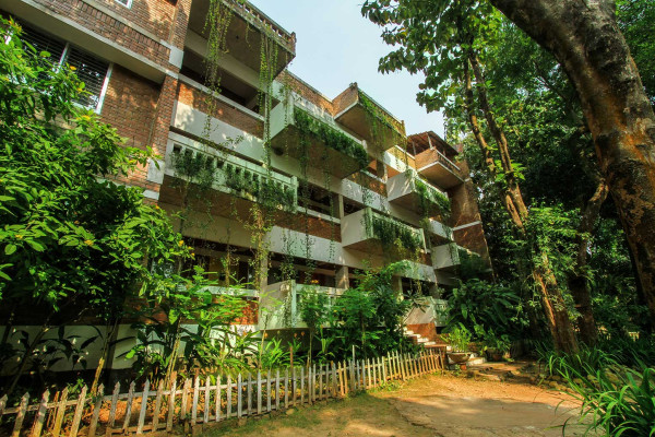Nokkhottro Bari